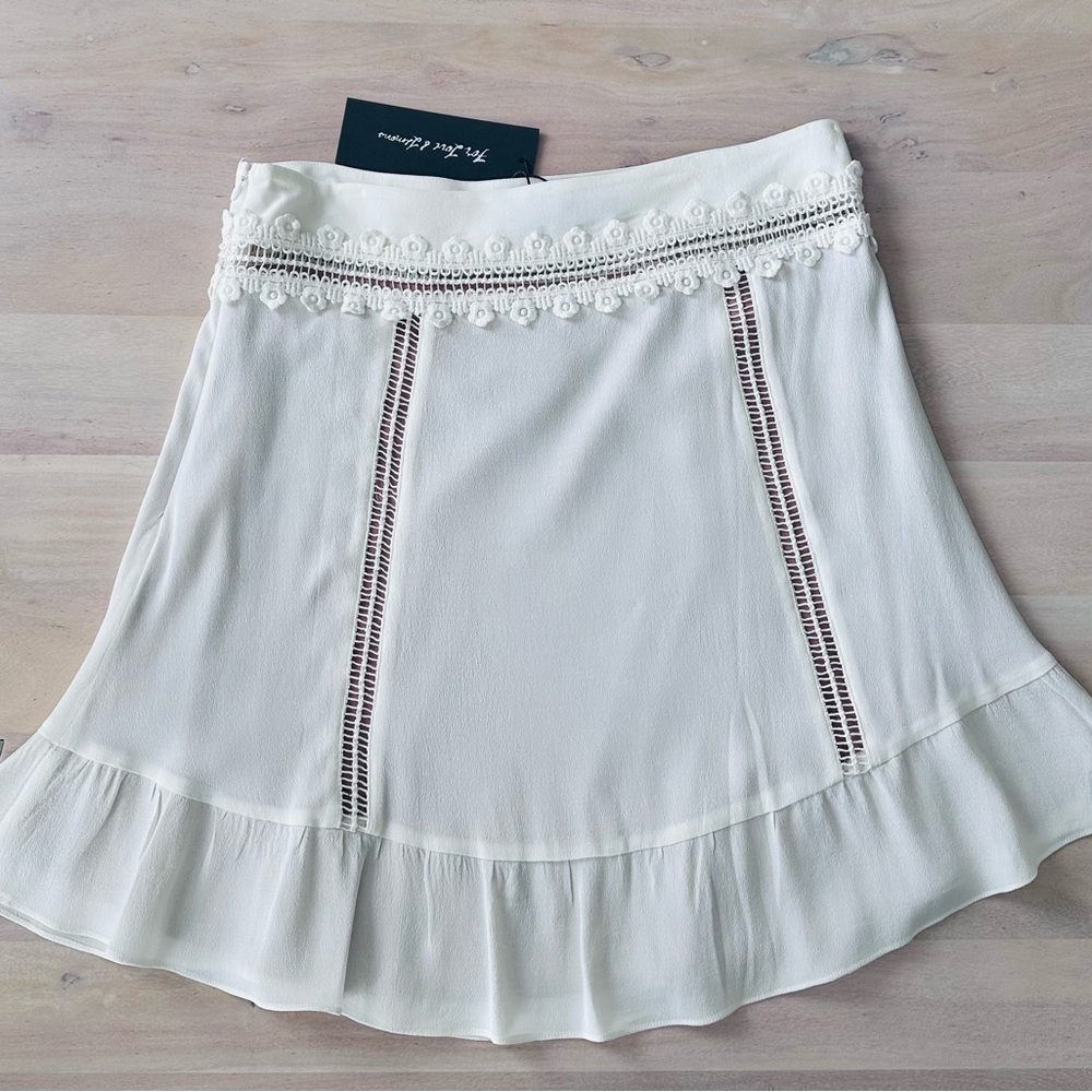 NEW WITH TAG/For Love & Lemons/White Lace Trim Skirt/ Size: L